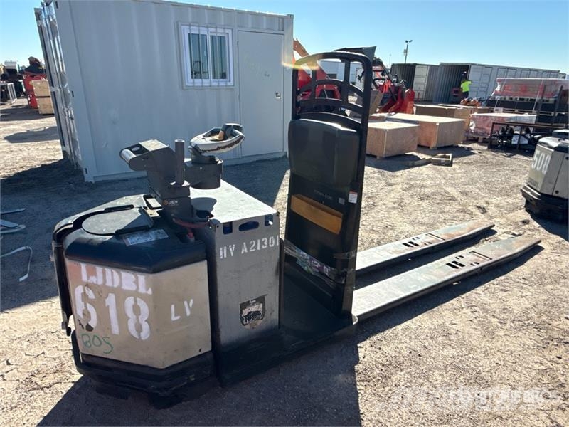 Crown PC4500-80 8000 lb Pallet Jack Kézi raklapemelő