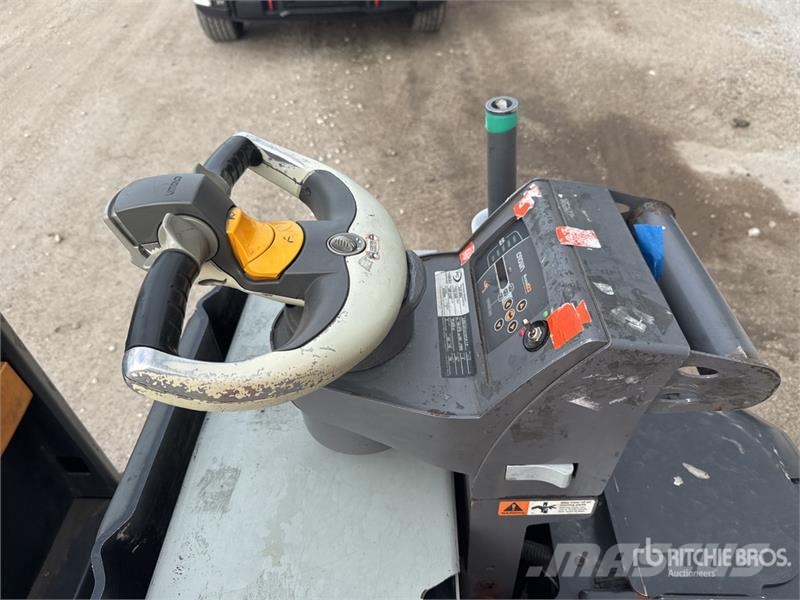 Crown PC4500-80 8000 lb Electric Pallet Jack Ručni paletar