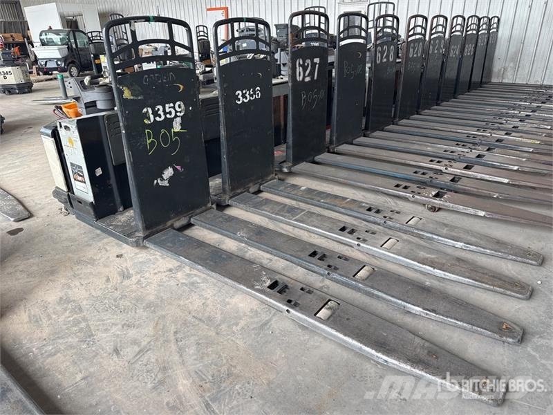 Crown PC4500-80 8000 lb Electric Pallet Jack 手拉式油壓拖板車