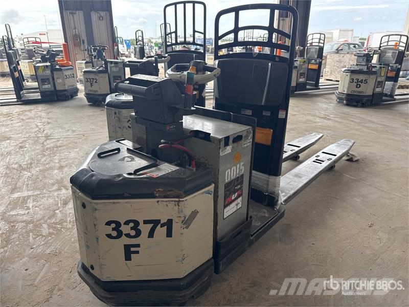 Crown PC4500-80 8000 lb Electric Pallet Jack 手拉式油壓拖板車