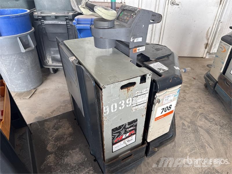 Crown PC4500-80 8000 lb Electric Pallet Jack 手拉式油壓拖板車