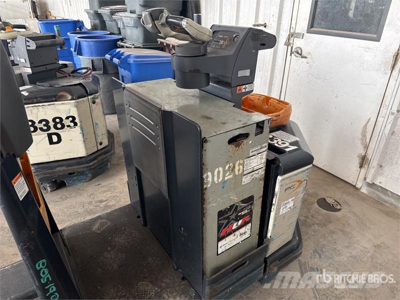 Crown PC4500-80 8000 lb Electric Pallet Jack Transpaletas Manuales