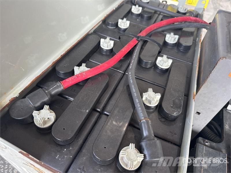 Crown PC4500-80 8000 lb Electric Pallet Jack Ručni paletar