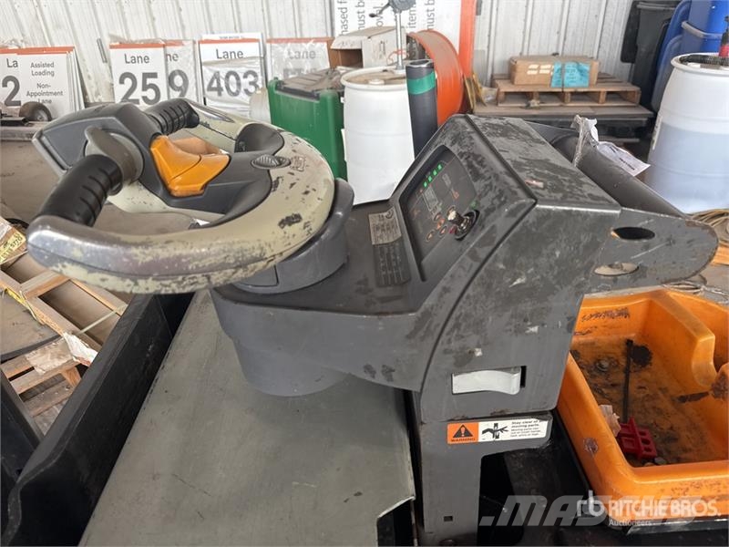 Crown PC4500-80 8000 lb Electric Pallet Jack Ручные гидравлические тележки