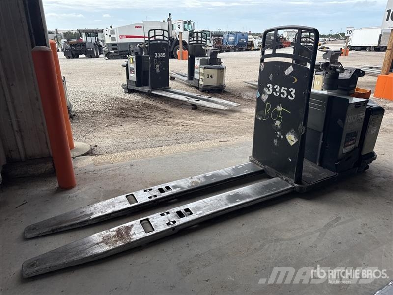 Crown PC4500-80 Pallet Jack 手拉式油壓拖板車