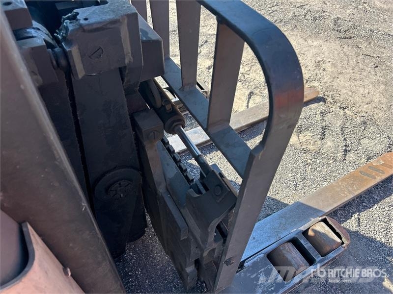Crown RD 5525-30 3000 lb Electric Forklift Electric forklifts