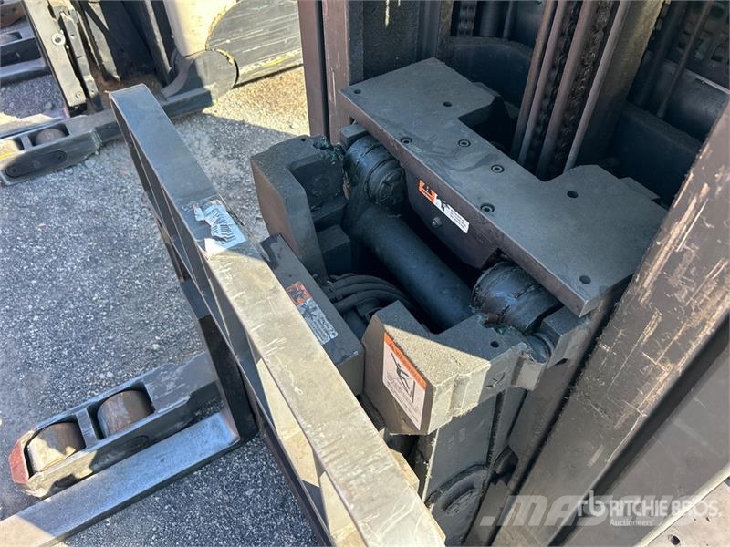 Crown RD 5525-30 3000 lb Electric Forklift Electric forklifts