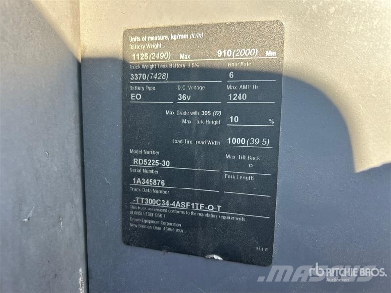 Crown RD 5525-30 3000 lb Electric Forklift Electric forklifts