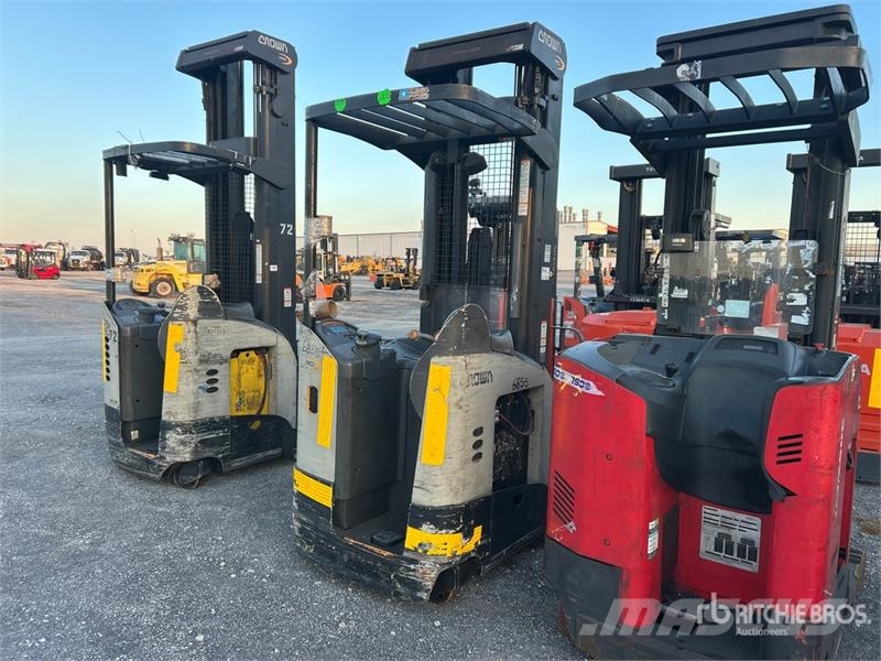 Crown RD 5725-30 3000 lb Reach Truck 리치 트럭
