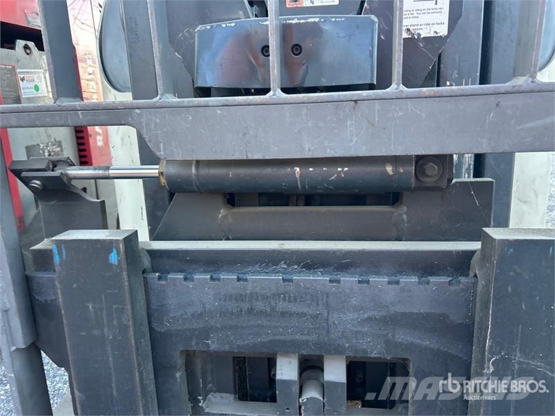 Crown RD 5725-30 3000 lb Reach Truck 리치 트럭