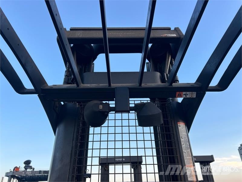 Crown RD 5725-30 3000 lb Reach Truck 리치 트럭