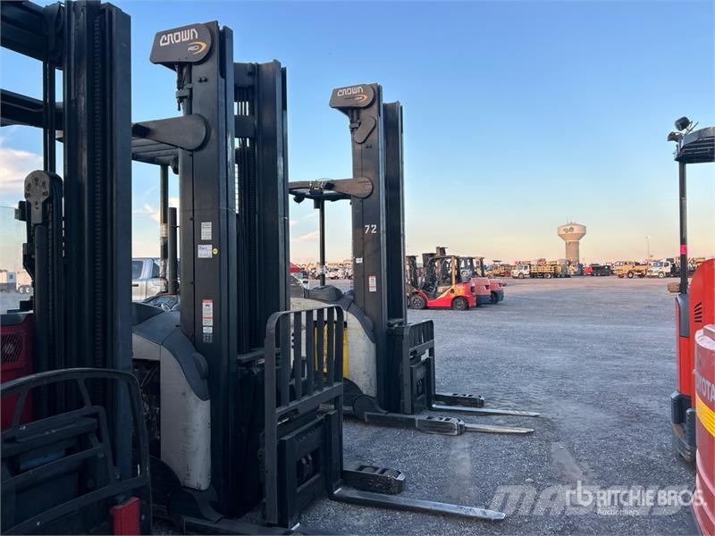 Crown RD 5725-30 3000 lb Reach Truck 리치 트럭