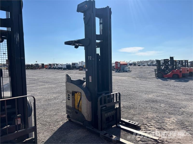 Crown RD5525-30 3000 lb Electric Forklift Carrelli elevatori elettrici