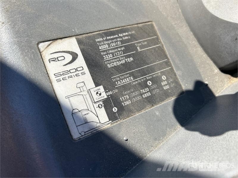 Crown RD5525-30 3000 lb Electric Forklift Carrelli elevatori elettrici