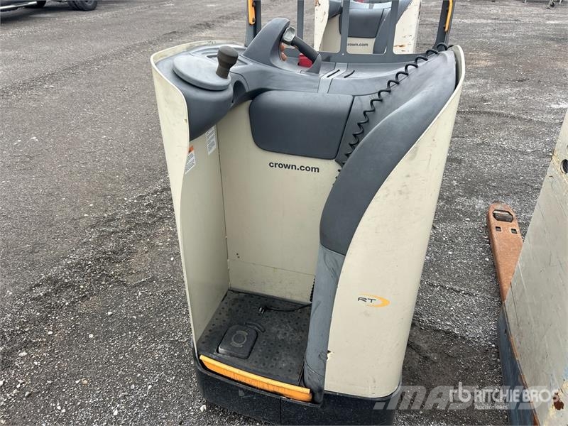 Crown RT4020-45 4409 lb Electric Pallet Jack 핸드파레트 트럭