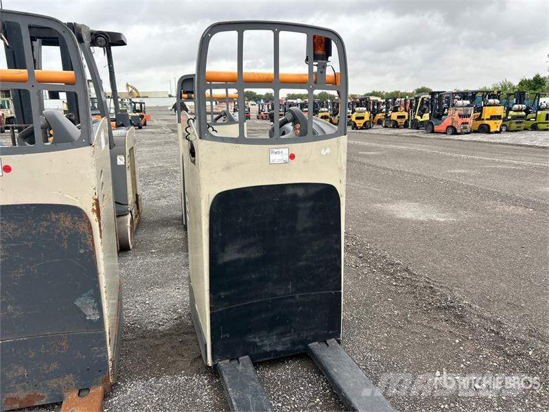 Crown RT4020-45 4409 lb Electric Pallet Jack 핸드파레트 트럭