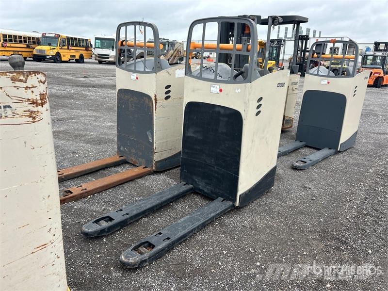 Crown RT4020-45 4409 lb Electric Pallet Jack 핸드파레트 트럭