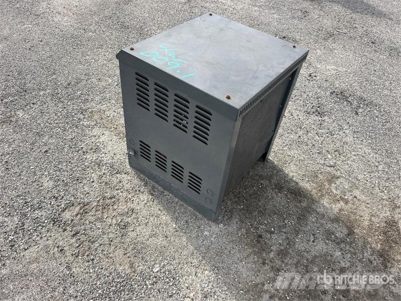 Crown SC4010-30 2500 lb Electric Forklift Electric forklifts