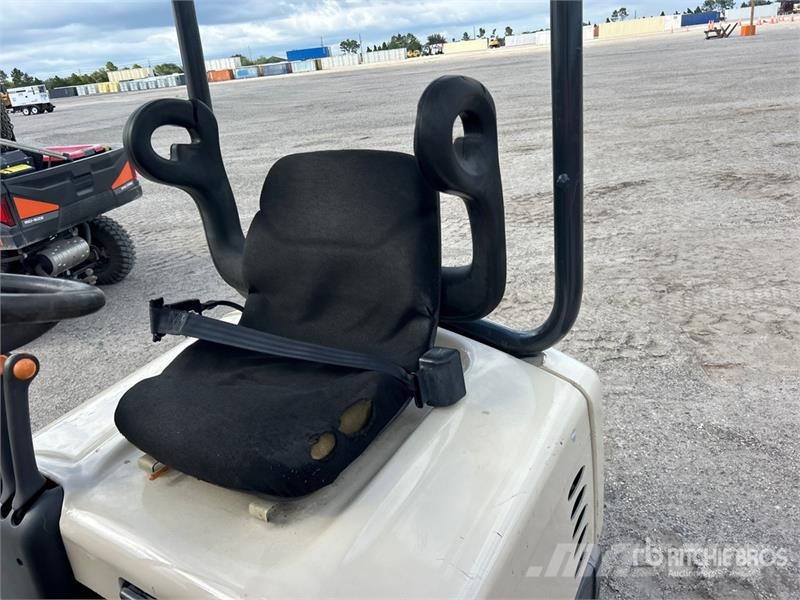 Crown SC4010-30 2500 lb Electric Forklift Electric forklifts