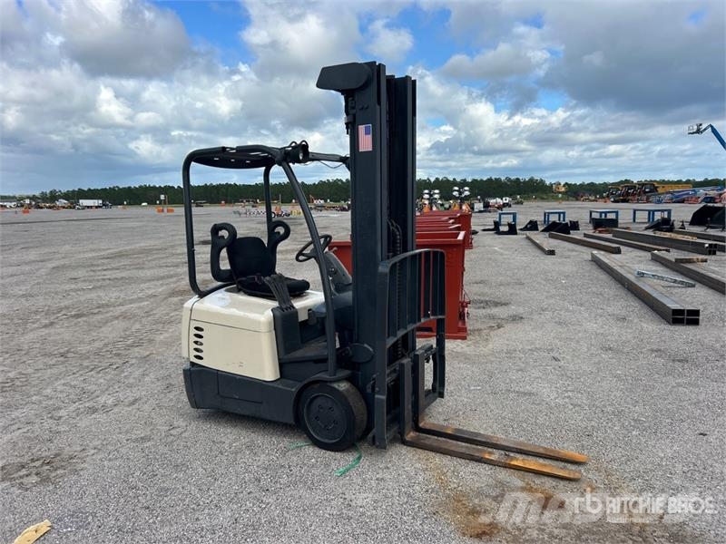 Crown SC4010-30 2500 lb Electric Forklift Electric forklifts