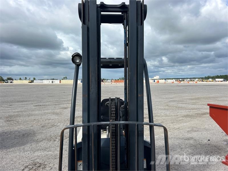 Crown SC4010-30 2500 lb Electric Forklift Electric forklifts