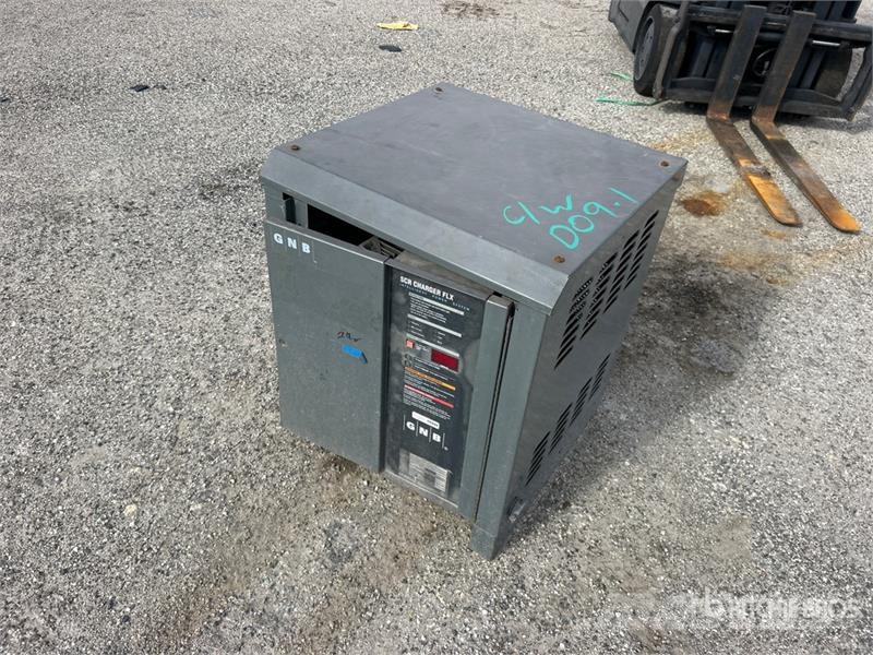 Crown SC4010-30 2500 lb Electric Forklift Electric forklifts