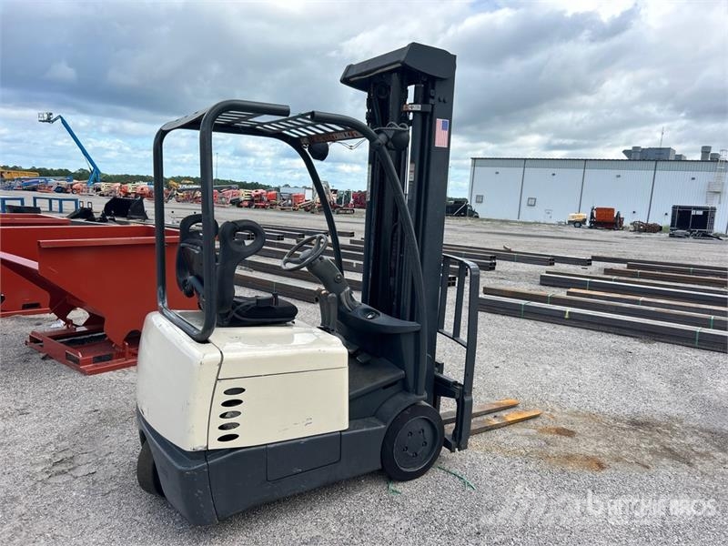 Crown SC4010-30 2500 lb Electric Forklift Electric forklifts
