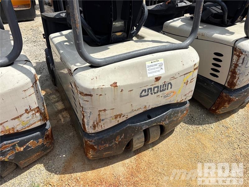 Crown sc5245-40 4000 lb Forklift شاحنات ذات رافعات شوكية تعمل بالكهرباء
