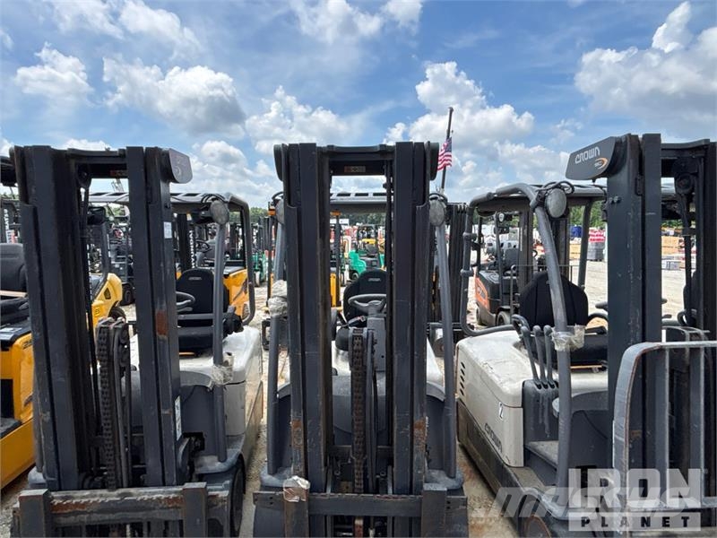 Crown sc5245-40 4000 lb Forklift شاحنات ذات رافعات شوكية تعمل بالكهرباء