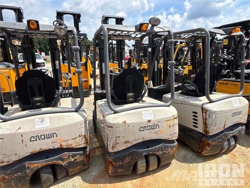 Crown sc5245-40 4000 lb Forklift شاحنات ذات رافعات شوكية تعمل بالكهرباء