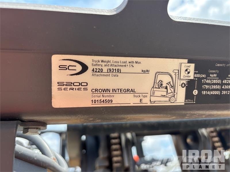 Crown sc5245-40 4000 lb Forklift شاحنات ذات رافعات شوكية تعمل بالكهرباء