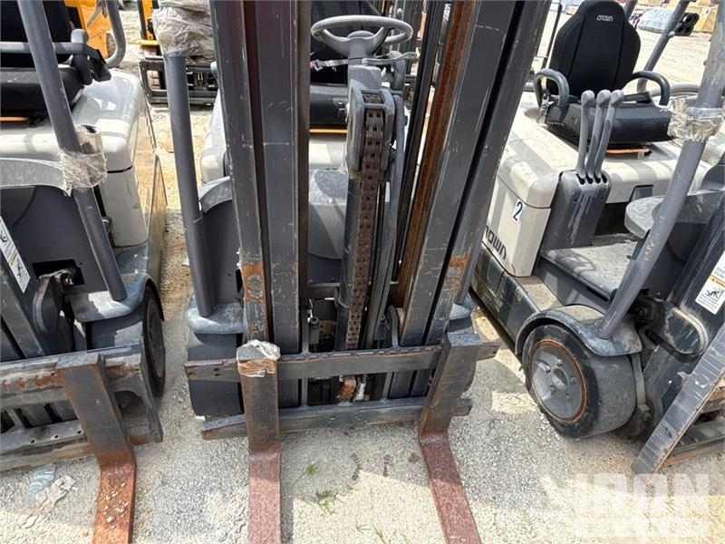 Crown sc5245-40 4000 lb Forklift شاحنات ذات رافعات شوكية تعمل بالكهرباء