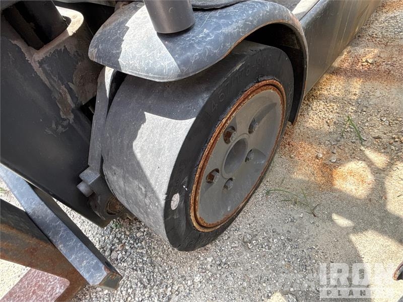 Crown sc5245-40 4000 lb Forklift شاحنات ذات رافعات شوكية تعمل بالكهرباء