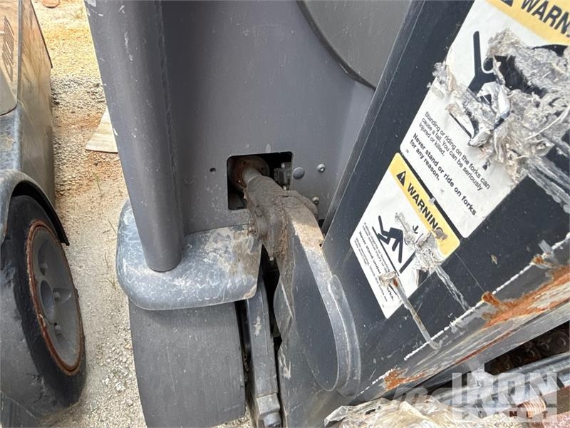 Crown sc5245-40 4000 lb Forklift شاحنات ذات رافعات شوكية تعمل بالكهرباء