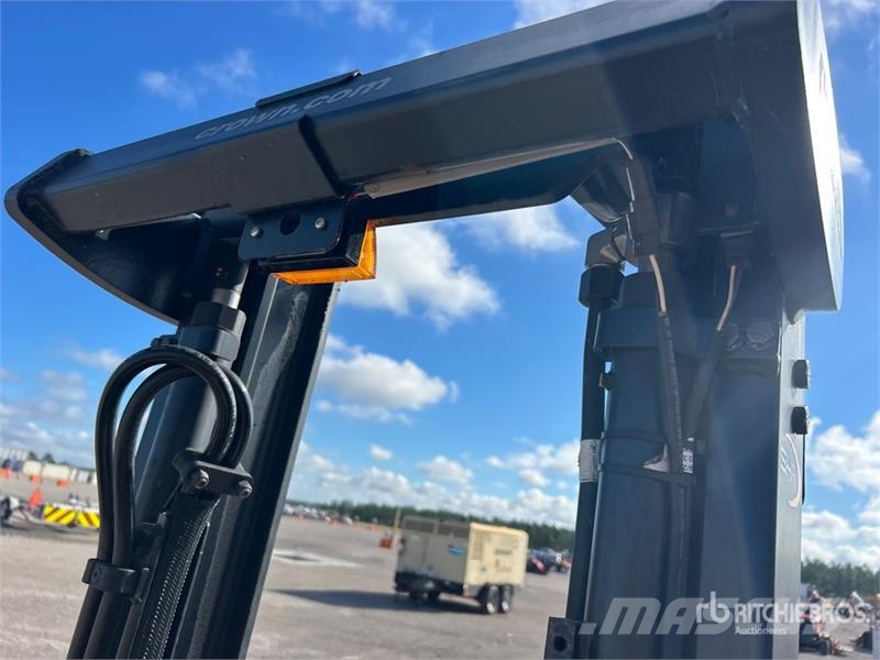 Crown SHC5540-30 3000 lb Electric Stacker Apiladoras eléctricos