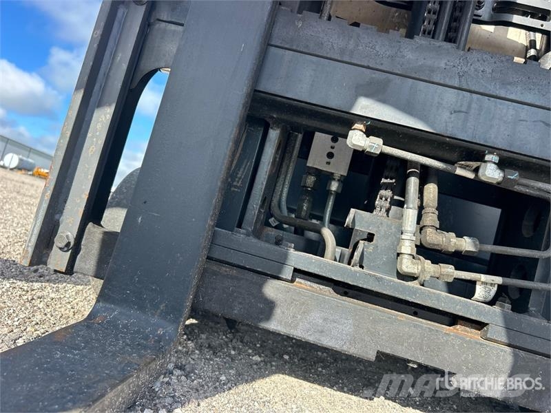 Crown SHC5540-30 3000 lb Electric Stacker Apiladoras eléctricos