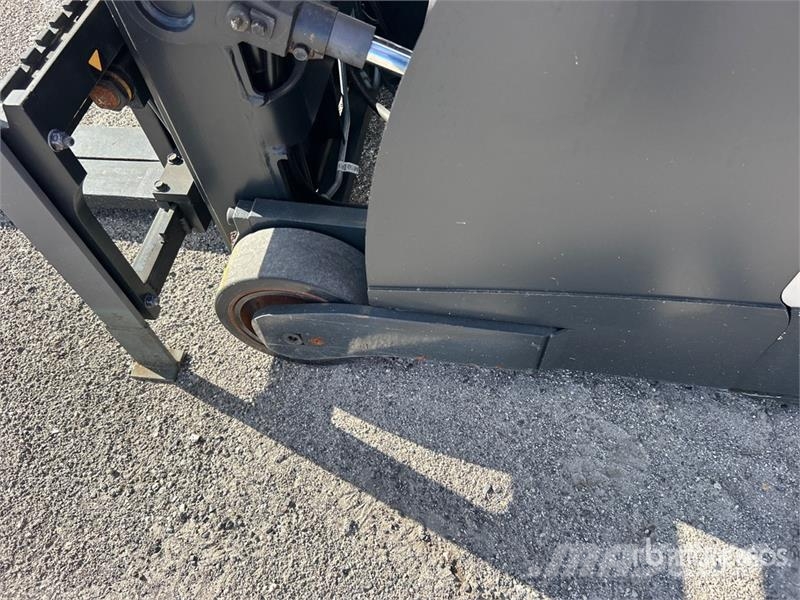 Crown SHC5540-30 3000 lb Electric Stacker Apiladoras eléctricos
