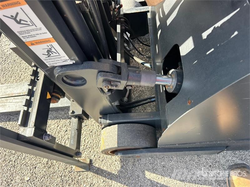 Crown SHC5540-30 3000 lb Electric Stacker Apiladoras eléctricos
