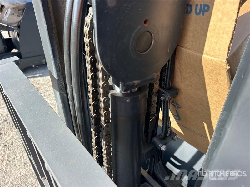 Crown SHC5540-30 3000 lb Electric Stacker Apiladoras eléctricos
