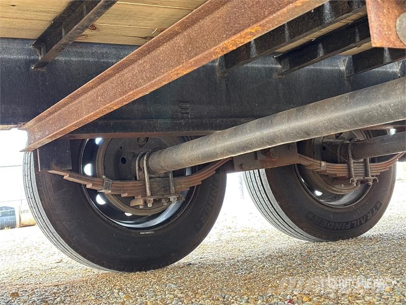  Davidson Trailers 35 ft T/A Gooseneck Equipment Tr Трейлери колесного транспортного засобу