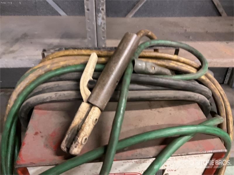 Dayton 250 AC - DC Stick Electric Welder Heggesztő berendezések