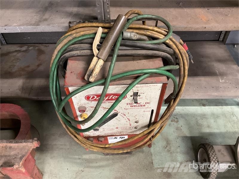 Dayton 250 AC - DC Stick Electric Welder Heggesztő berendezések