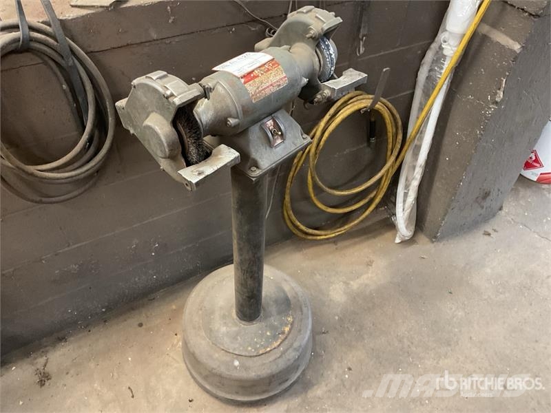 Dayton Bench Grinder 건설 장비 - 기타