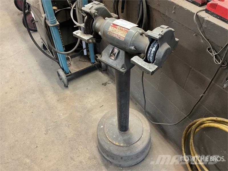 Dayton Bench Grinder 건설 장비 - 기타