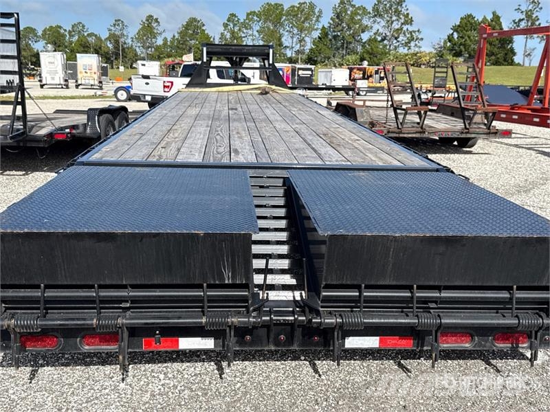 Delco 40 ft T/A Equipment Trailer Prívesy na prepravu automobilov