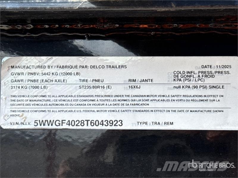 Delco 40 ft T/A Equipment Trailer Prívesy na prepravu automobilov