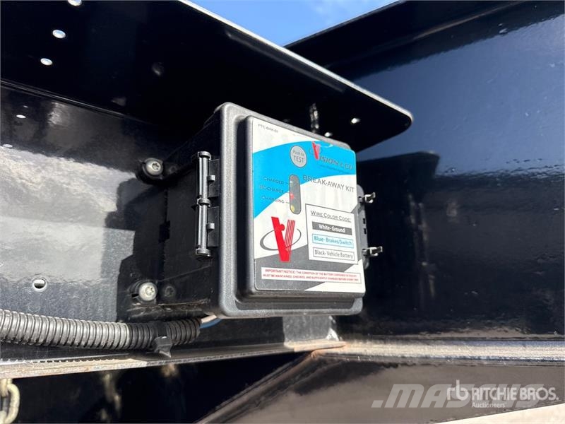Delco 40 ft T/A Equipment Trailer Prívesy na prepravu automobilov