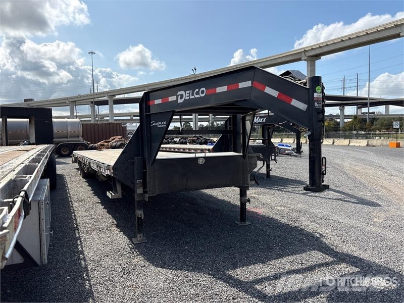 Delco 40 ft T/A Gooseneck Equipment Trailer Prikolice za prevoz vozil