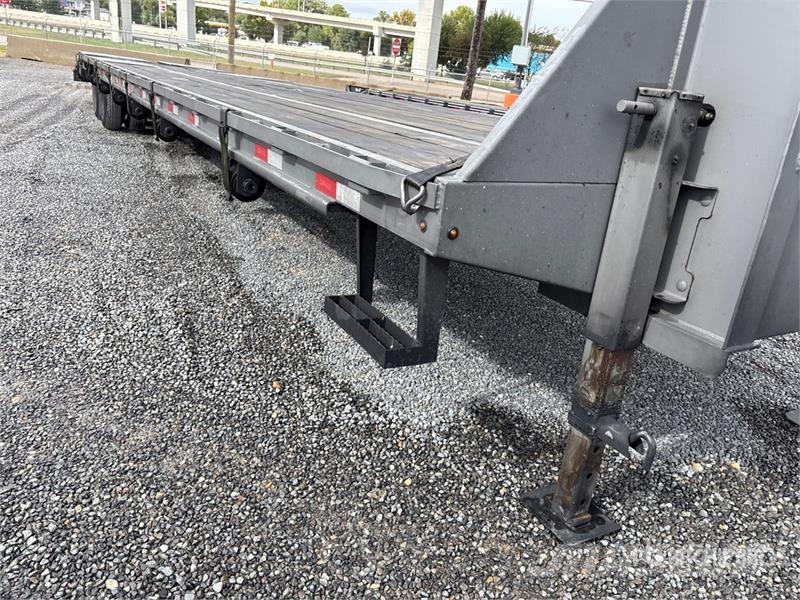 Delco 40 ft T/A Gooseneck Equipment Trailer مقطورات مركبات نقل