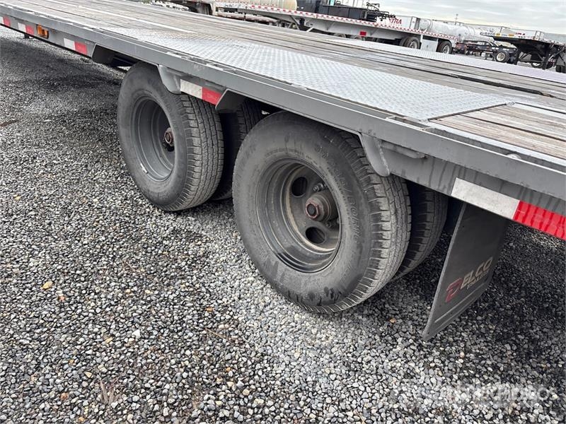 Delco 40 ft T/A Gooseneck Equipment Trailer مقطورات مركبات نقل